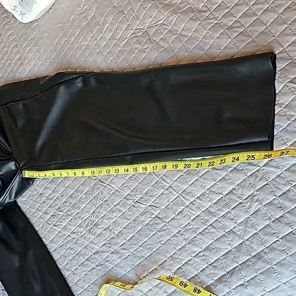 ILTM Vegan Leather Joggers - Picture 4 of 9